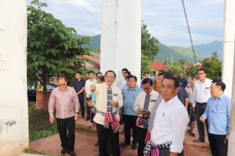 Prime Minister Visits Flood-Affected Communities in Xayabury District
